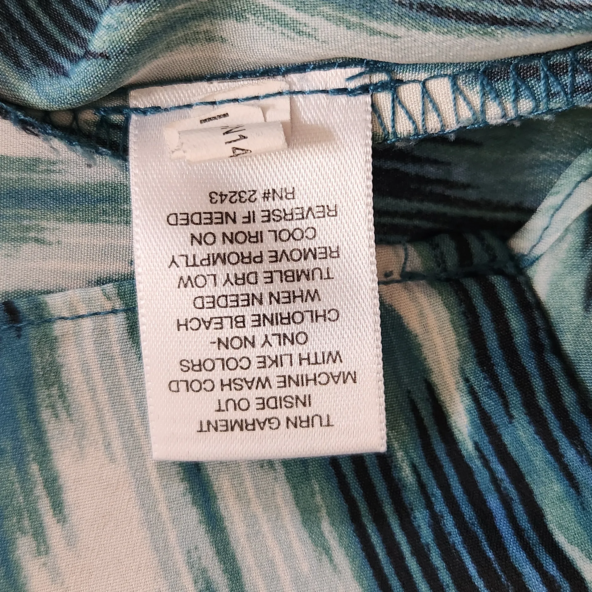 New York & Company Blue and Green Print Blouse Size Medium Ruffle Neck Top - Image 8