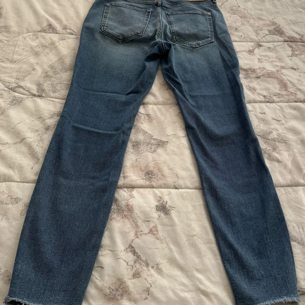 Everlane High Rise Skinny Jeans in Blue medium wash, size 26 ankle distressed - Image 15