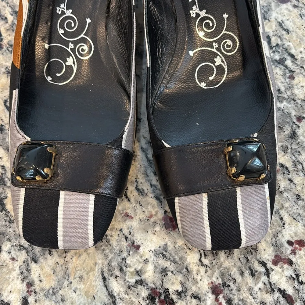 Tibi black and tan silk and leather made in Italy unique block heel shoes (orig price $325) - Image 2