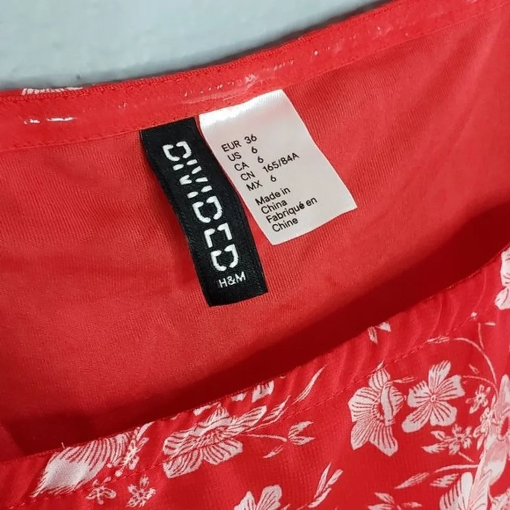 H&M Divided Red and White Floral Off Shoulder Mini Dress Size 6 - Image 4