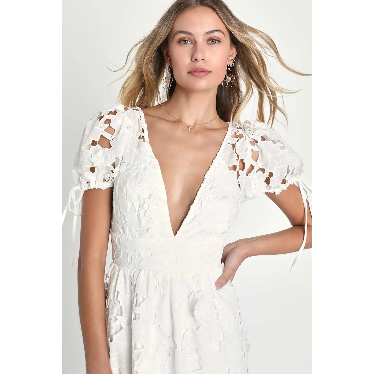 NWT Lulus Flourishing Blossoms White 3D Floral Backless Midi Dress Wedding Sz L - Image 3