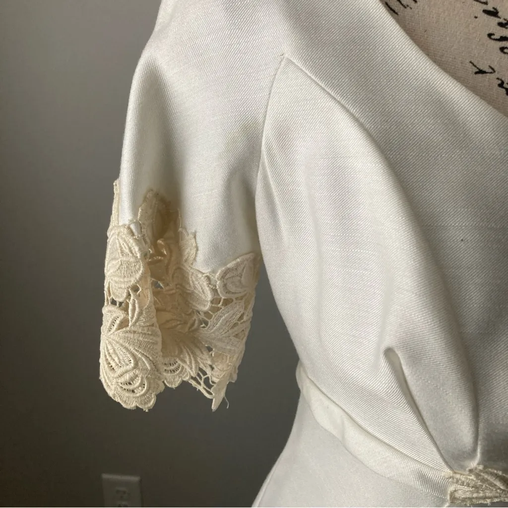 Vintage 1950’s Short Sleeved Ivory Linen Wedding Bridal Dress With Train - Image 2
