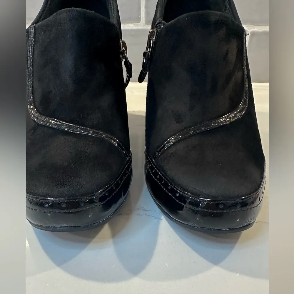 Clarks Artisan Black Suede and Patent Leather Heeled Shoes Classic Elegance - Image 11