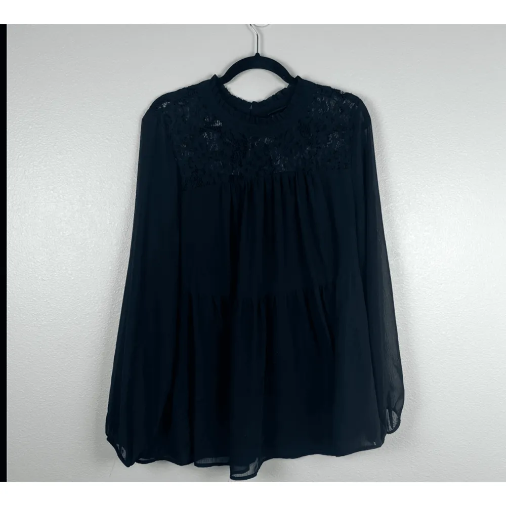Torrid Women's Lace Blouse Chiffon Overlay Sz‎ 2X - Image 2