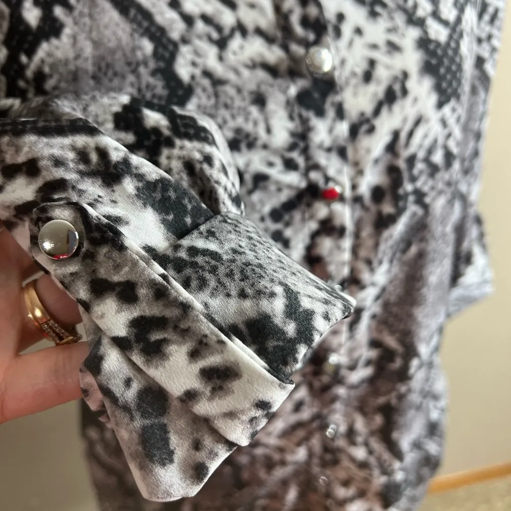 Parisian size 6 button front snake print dress - Image 9