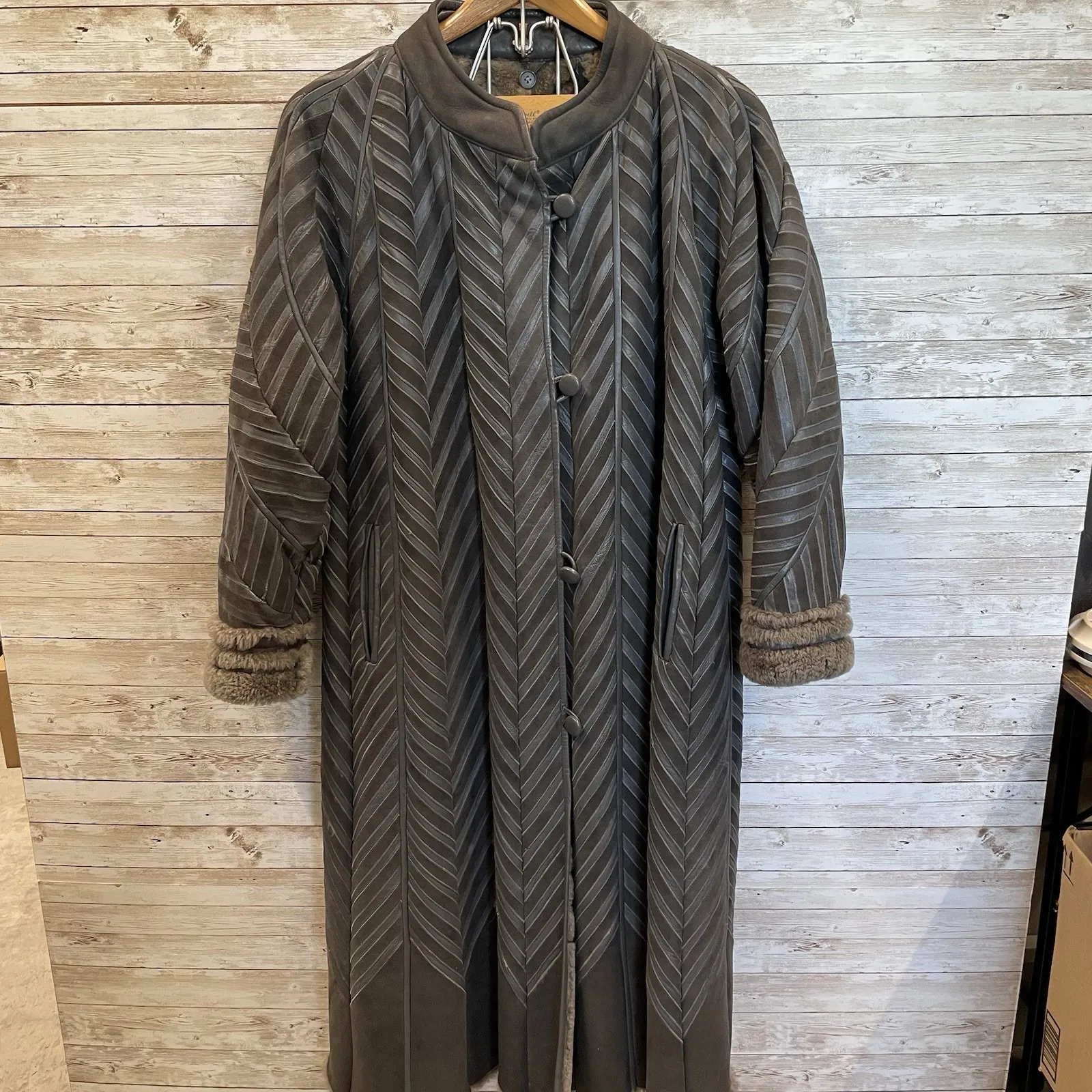 Vintage Womens S (No Size label) Coat Leather Long Chevron Pattern Lined Jacket Gray - Image 2