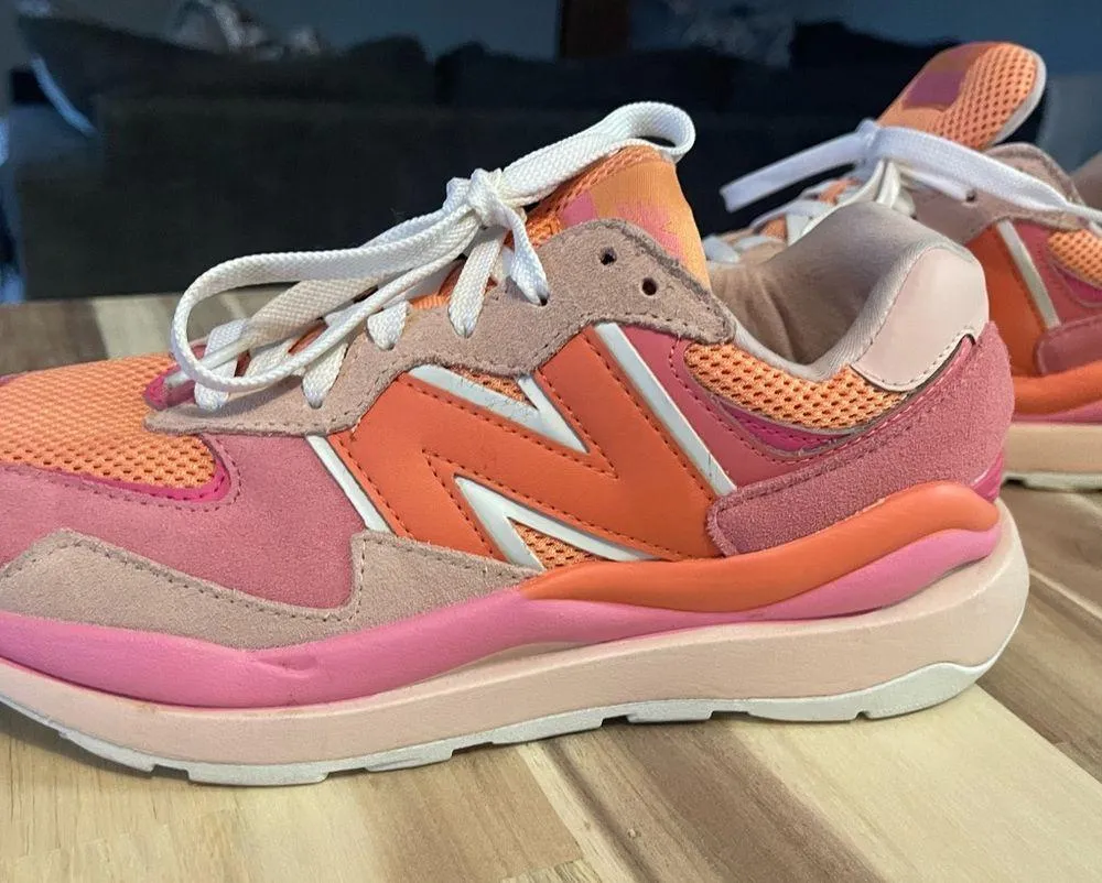 New Balance Orange and Pink Sneakers - Image 3