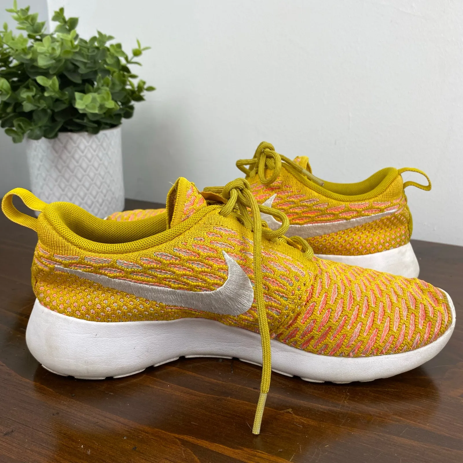 Nike Roshe One Flyknit Sneaker Shoes Orange/Pink/White  Women’s Size 6 - Image 7
