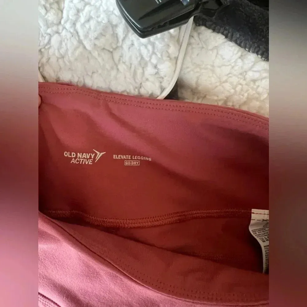 Old Navy  - Active - Elevate Leggings - Image 2