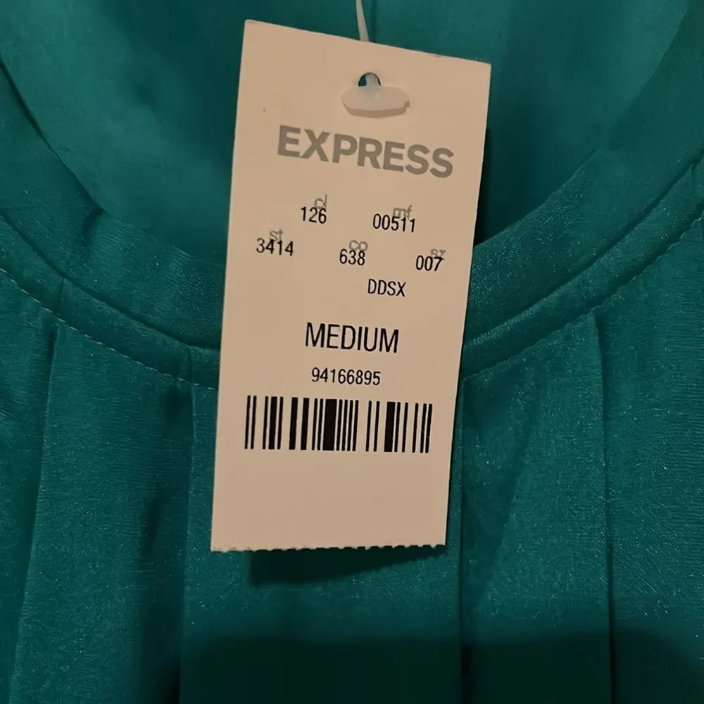 Express size M color green - Image 3