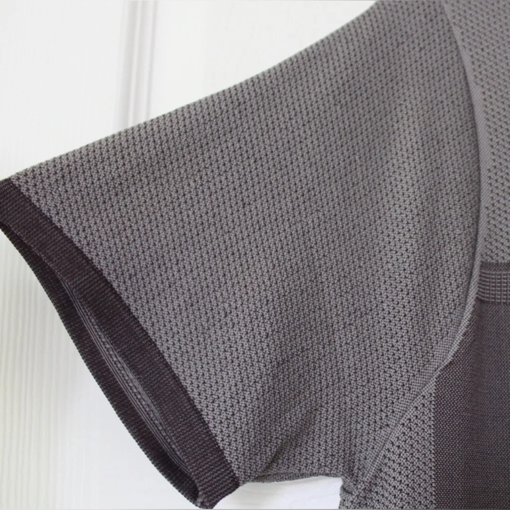 Nike Women's Infinite Short Sleeve Breathable Running Top - Image 6