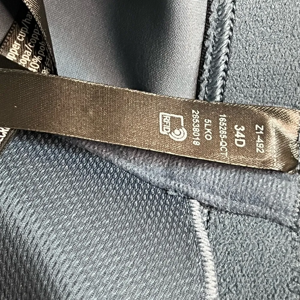 Victoria’s secret’s sports bra ombré blue size 34 D - Image 7