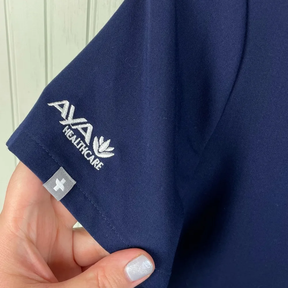 Figs Catarina One Pocket Scrub Top Navy Blue Aya Healthcare Embroidered Size XS - Image 4