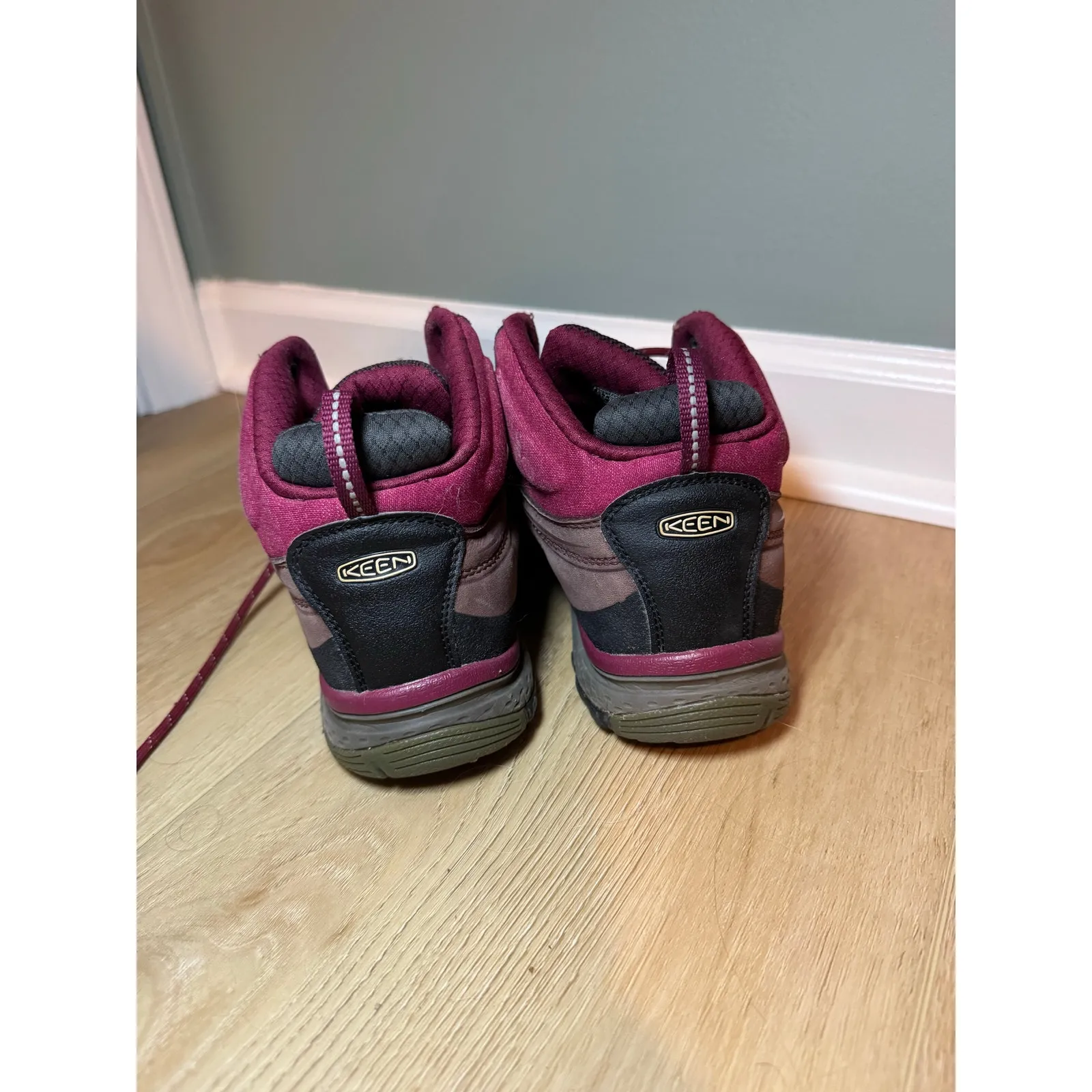 Keen Hiking Boots - Image 4