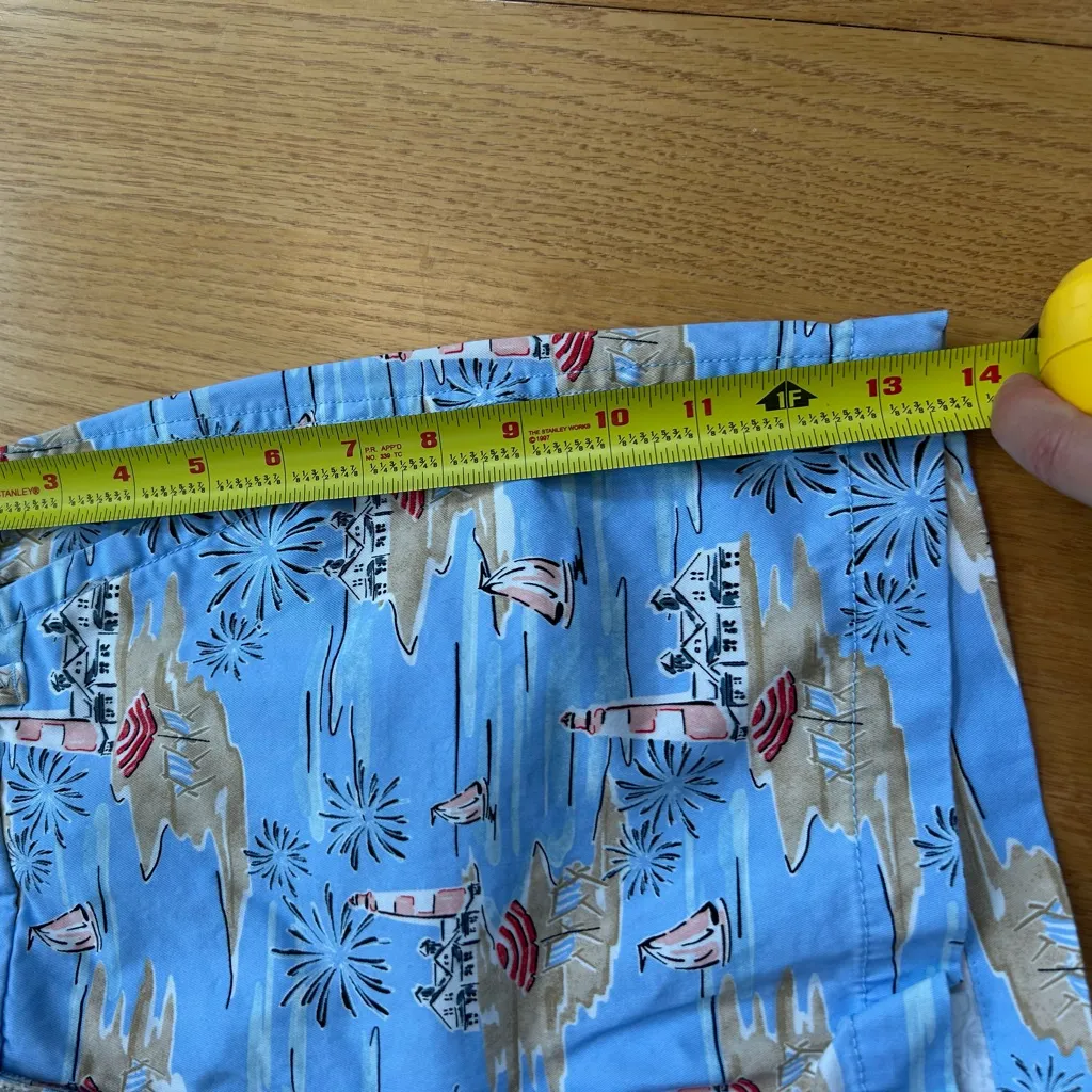 Crown & Ivy Caroline 5" Shorts Size 2 Chino Scenic Lighthouse Print Beach - Image 5