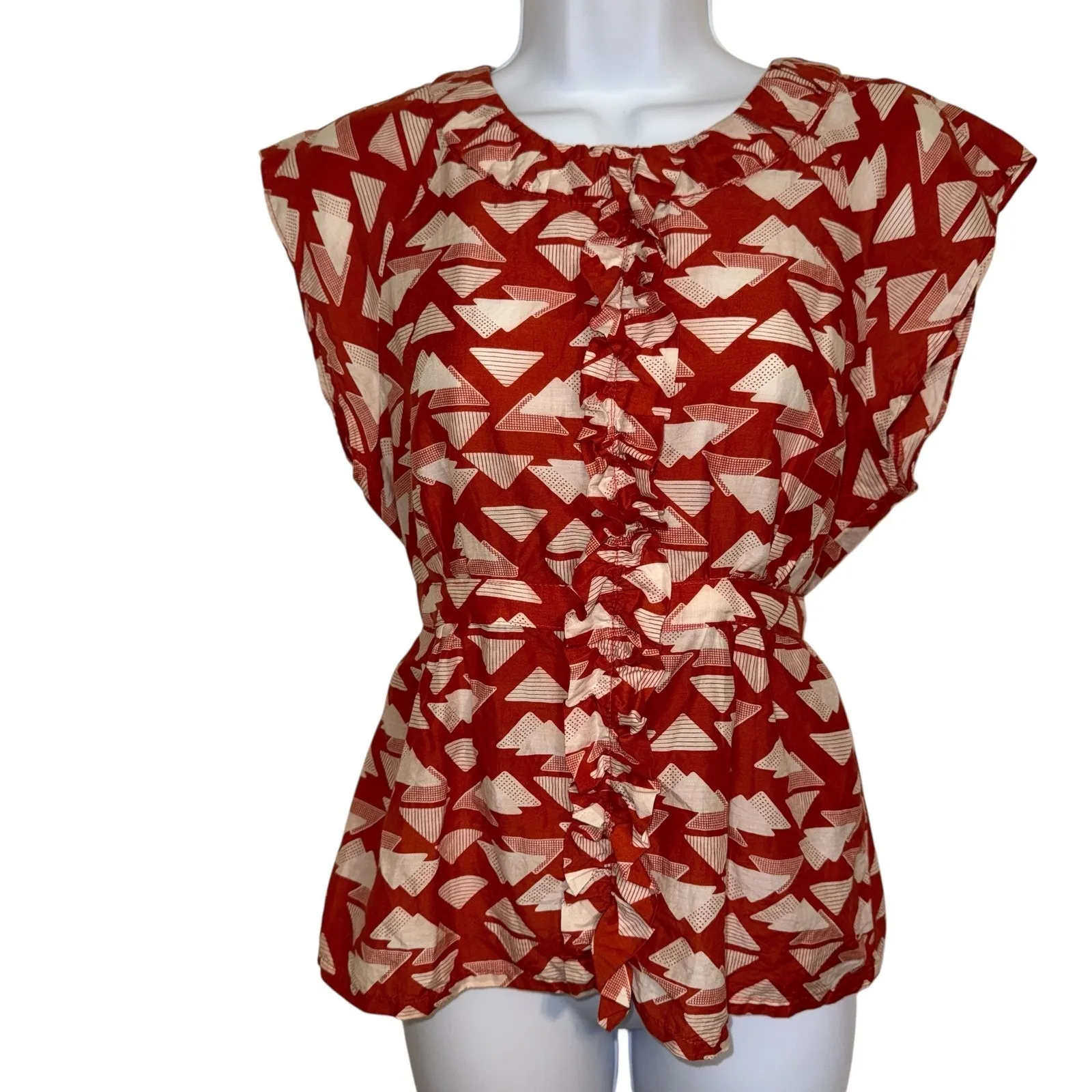 ANTHROPOLOGIE TULLE Red Triangle Print Cap Sleeve Ruffle Front Tie Waist Top M‎ - Image 2