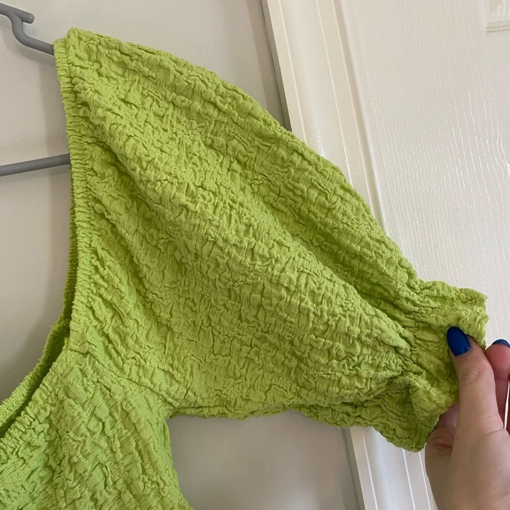 NWT Forever 21 Size extra small spring green short sleeve blouse - Image 5