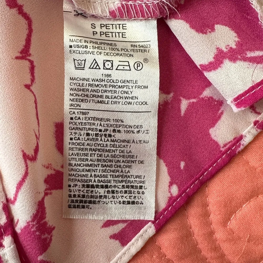 BANANA REPUBLIC Women's Pink & White Floral Short Sleeve Blouse Petite Small - Image 7