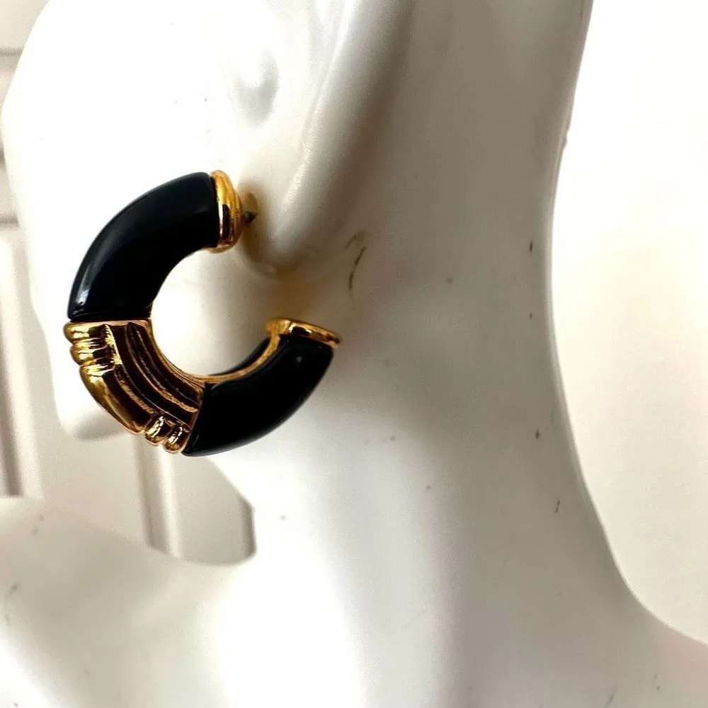 Vintage Monet black enamel and gold tone huggie style hoop earrings - Image 4