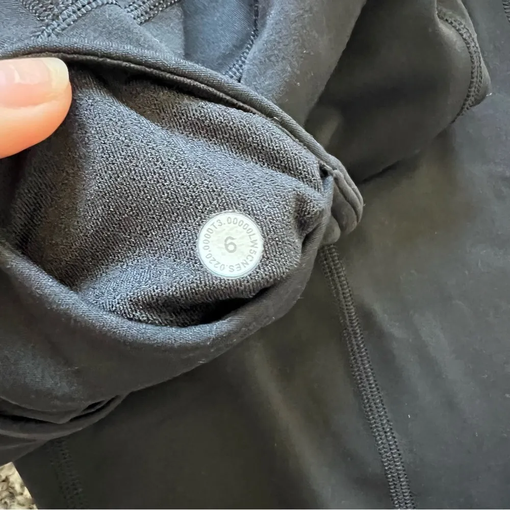 Lululemon In The Groove 6 - Image 3