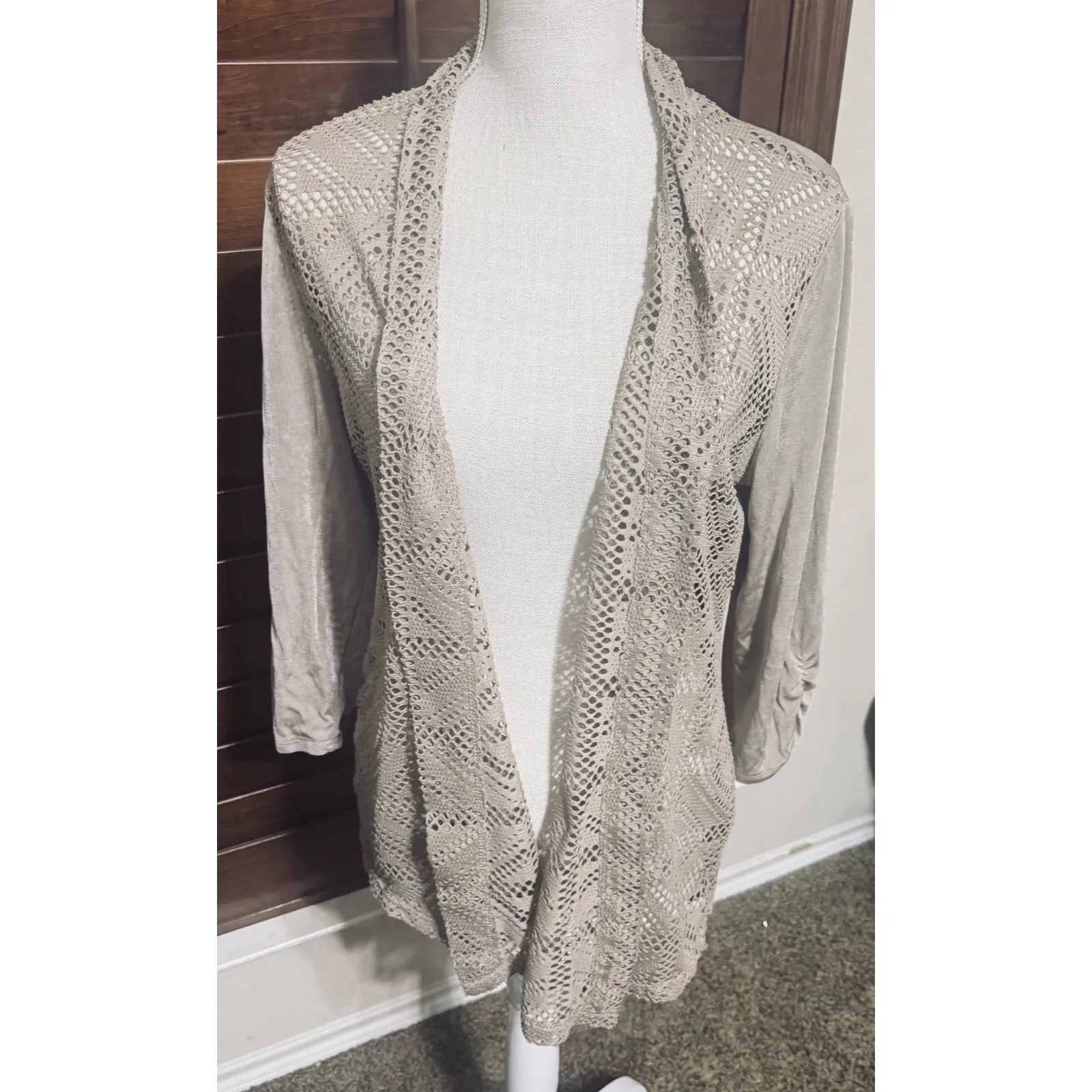 Chicos Travelers Sz 2/L Cardigan Sweater Sheer Beige Slinky Lightweight open - Image 2
