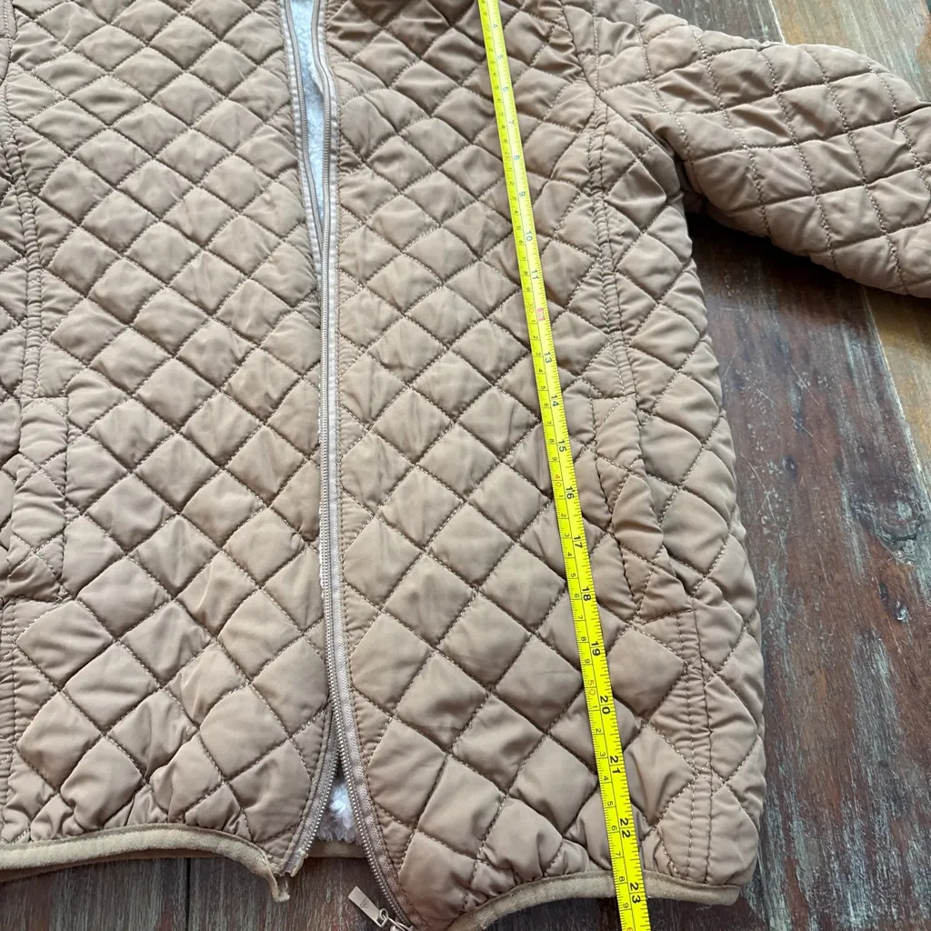 Vangull Beige Quilted Puffer Jacket with White Sherpa Lining Medium - Image 14
