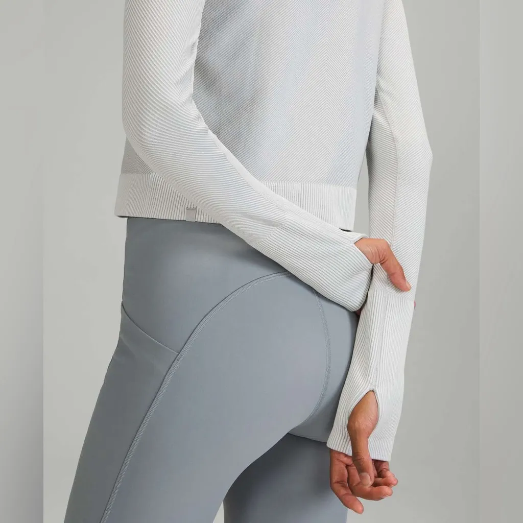 LULULEMON Rest Less Cropped 1/2 Zip Diagonal Rib Silver Drop / White Size 8 - Image 2