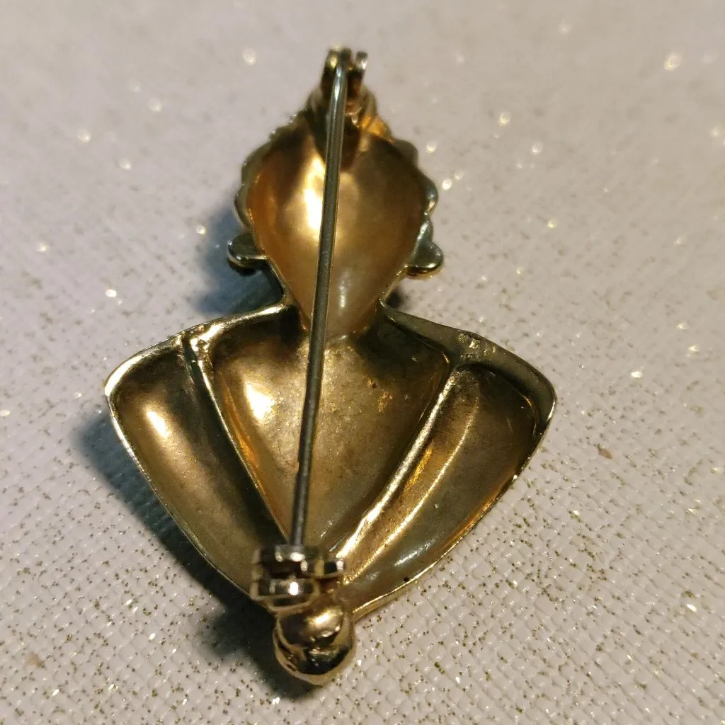 Jolle Rhinestone Genie Brooch 1940s Small Vintage Black Enamel Green Red Stones Gold - Image 4