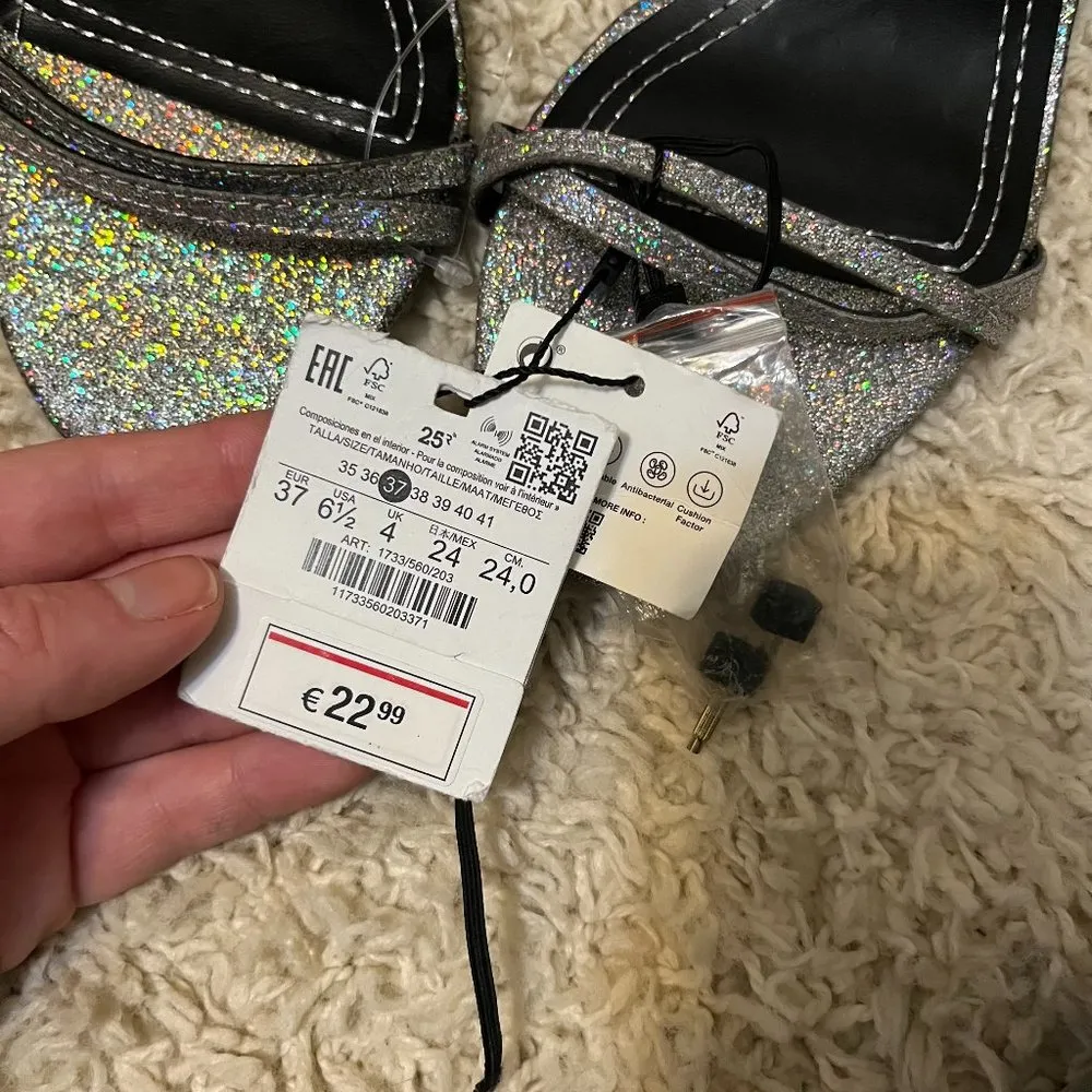 NWOT Berksha silver sparkle heel size 37 - Image 2