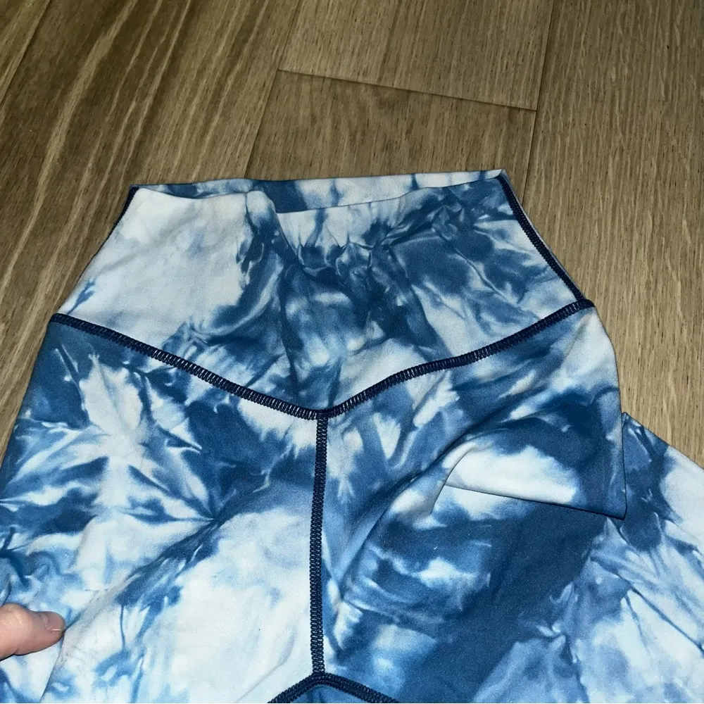 Balance athletica vitality blue tie dye leggings size xs - Image 4