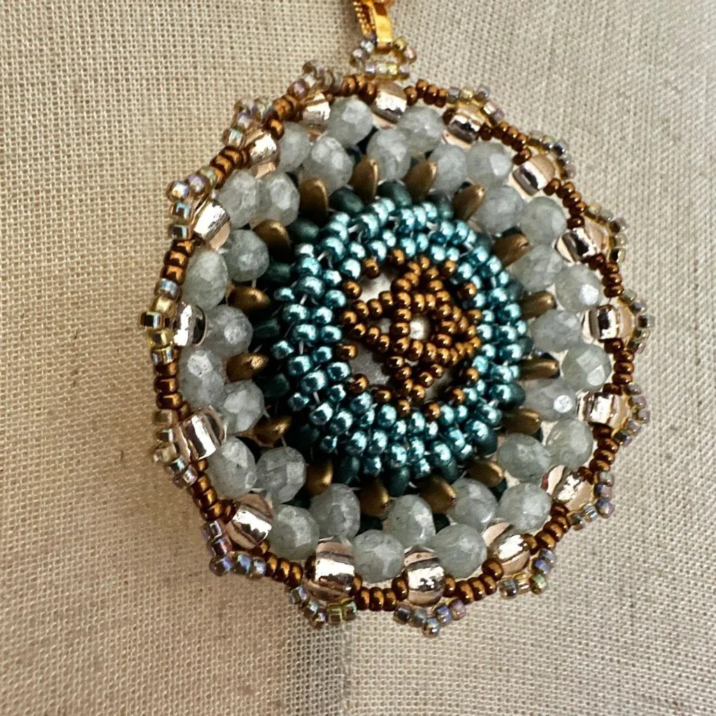 Vintage Reversible Beaded Mandala Pendant Necklace Gold Tone Rope Chain - Image 5