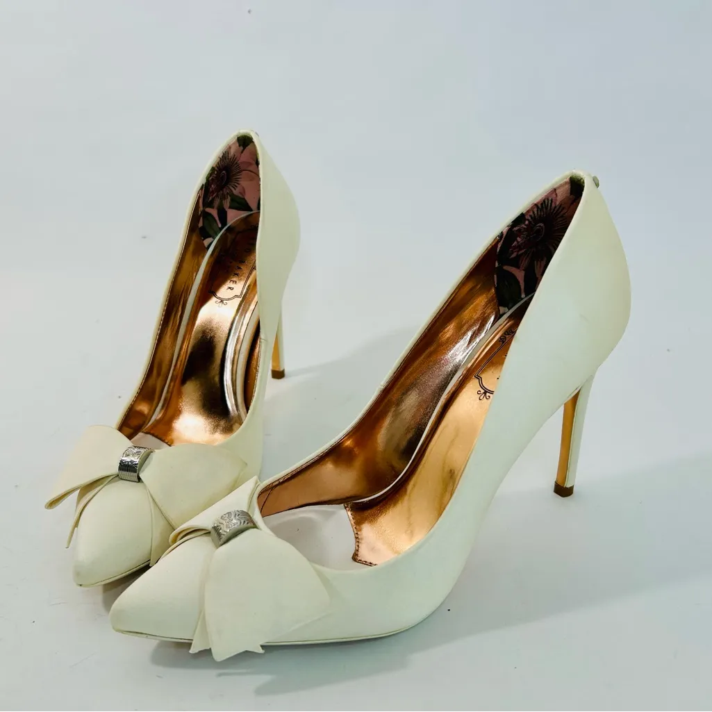 Ted Baker Asellys Stiletto Heel Bow Detail Court Shoes, Ivory, size 38.5 NWOT White - Image 6