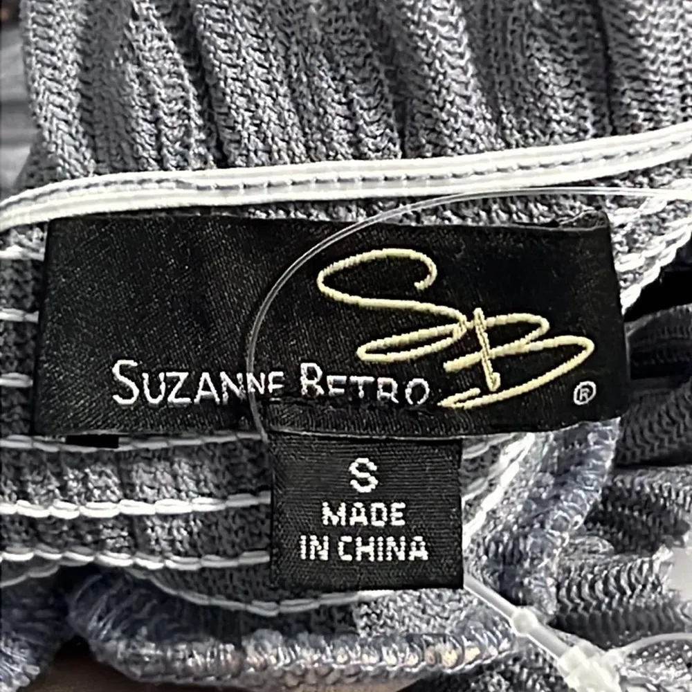 Suzanne Betro small ruffle off the shoulder lace crochet smocked top lightweight - Image 9