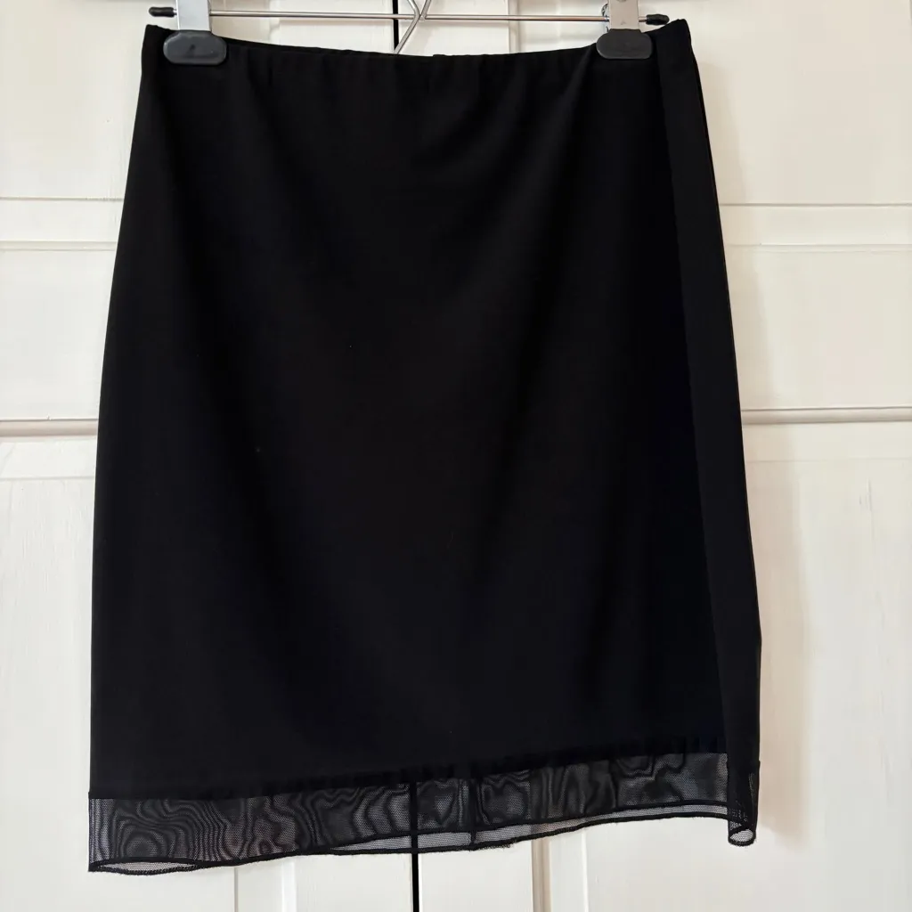 Sympli Women’s Skirt Size 8 Tube Slip Mini Black Pull On Mesh Hem Travel Pencil - Image 3