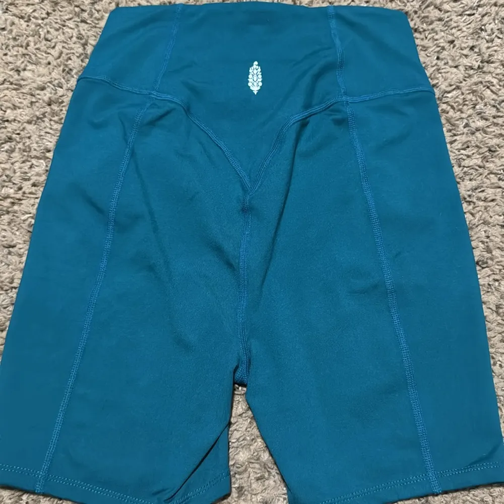 Free people movement bike shorts - Image 3