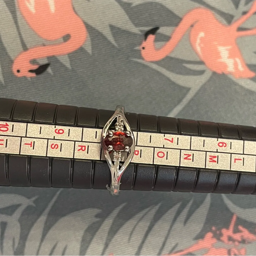 Elegant Silver and Red Garnet Gemstone Ring - Image 4