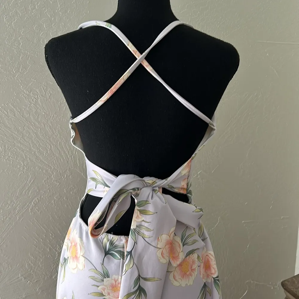 Boohoo floral Thea sweetheart criss cross open tie back midi ruffle flowy dress - Image 7