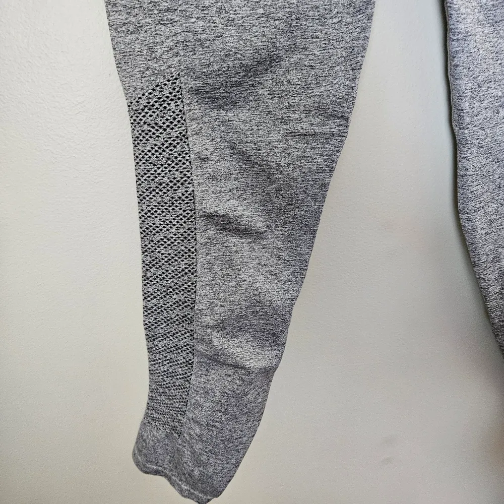 Fabletics Sync Seamless High-Waisted Legging Grey Heather Athleisure Workout - Image 6