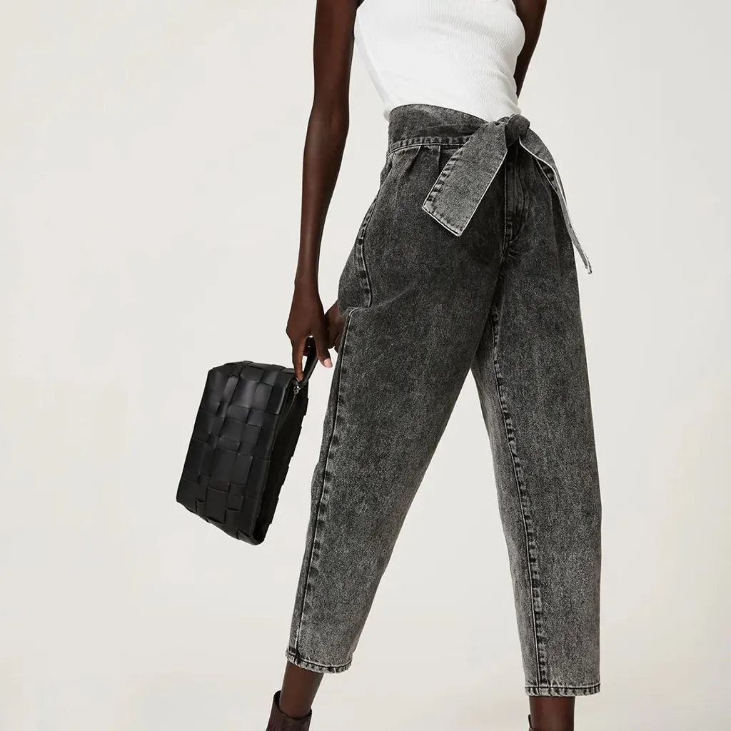 BlankNYC When In Rome high-rise paperbag denim jeans in black acid wash - Image 5