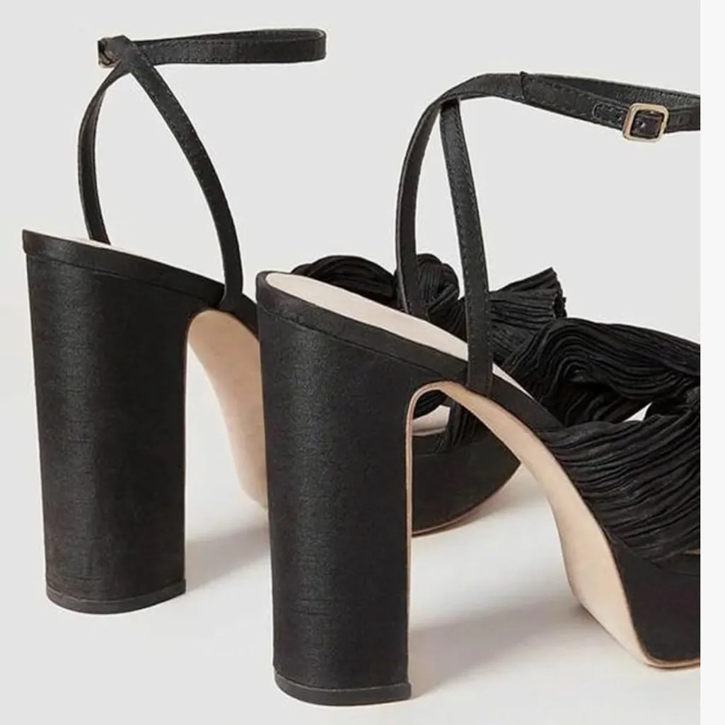 Black Pleated Bow Platform Open Toe Sandals Size 6 - Image 3