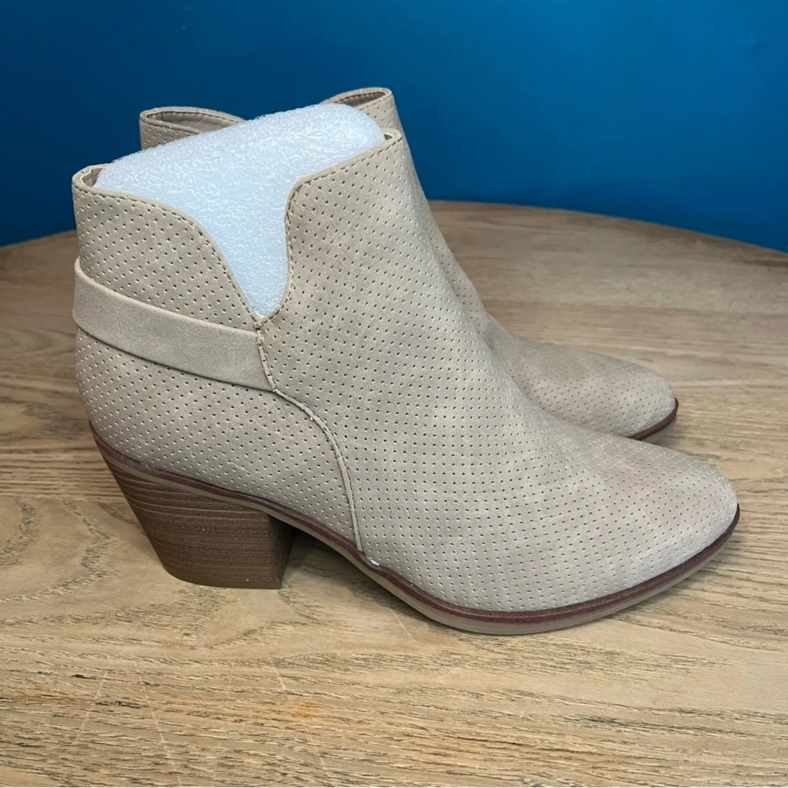 New! Mia Women's Jullep Perf Pointy Ankle Block Heel Booties Khaki Tan Size 8 - Image 2