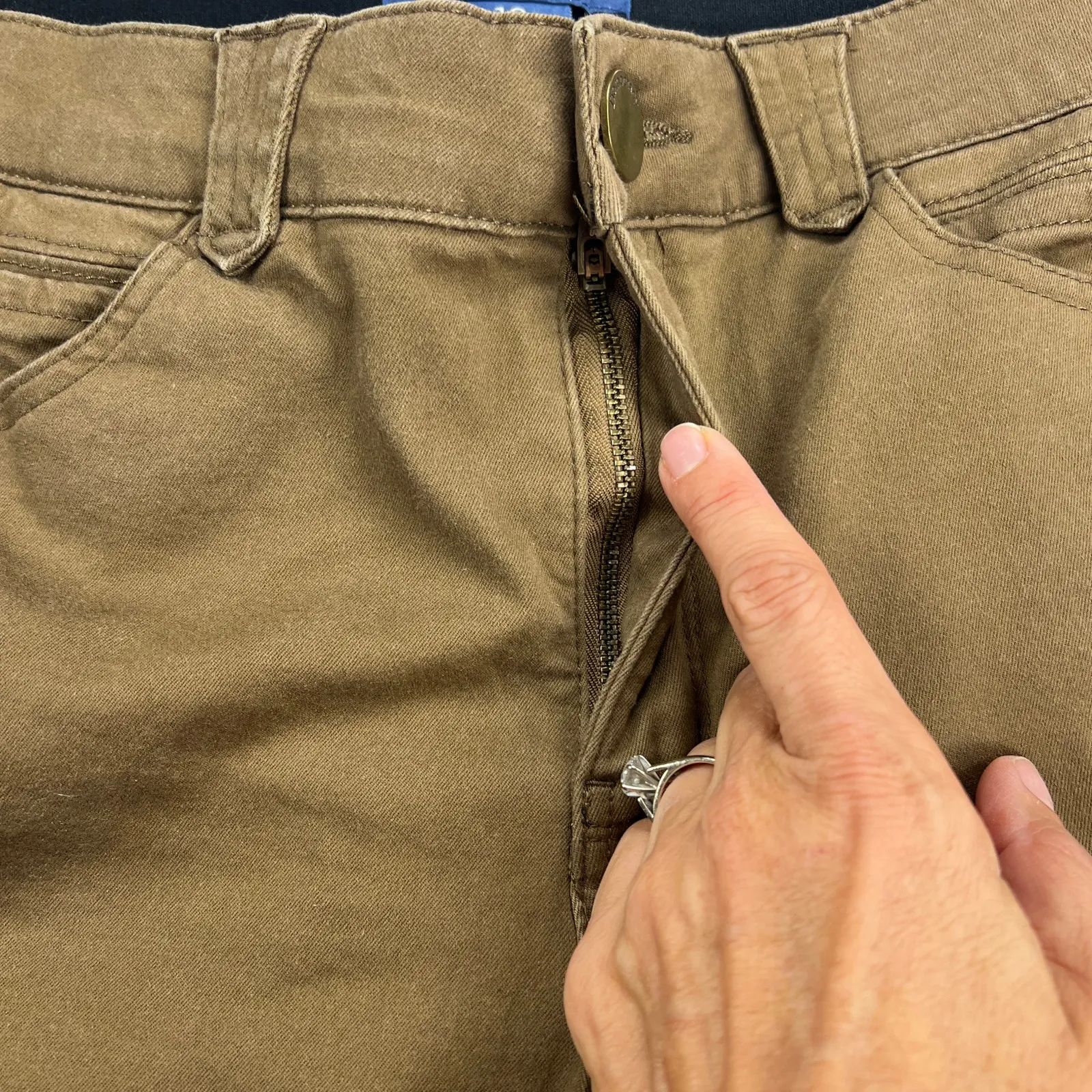 Democracy "Ab"Solution British Khaki Mid Rise Crop Jeans Tummy Control Size 12 - Image 8