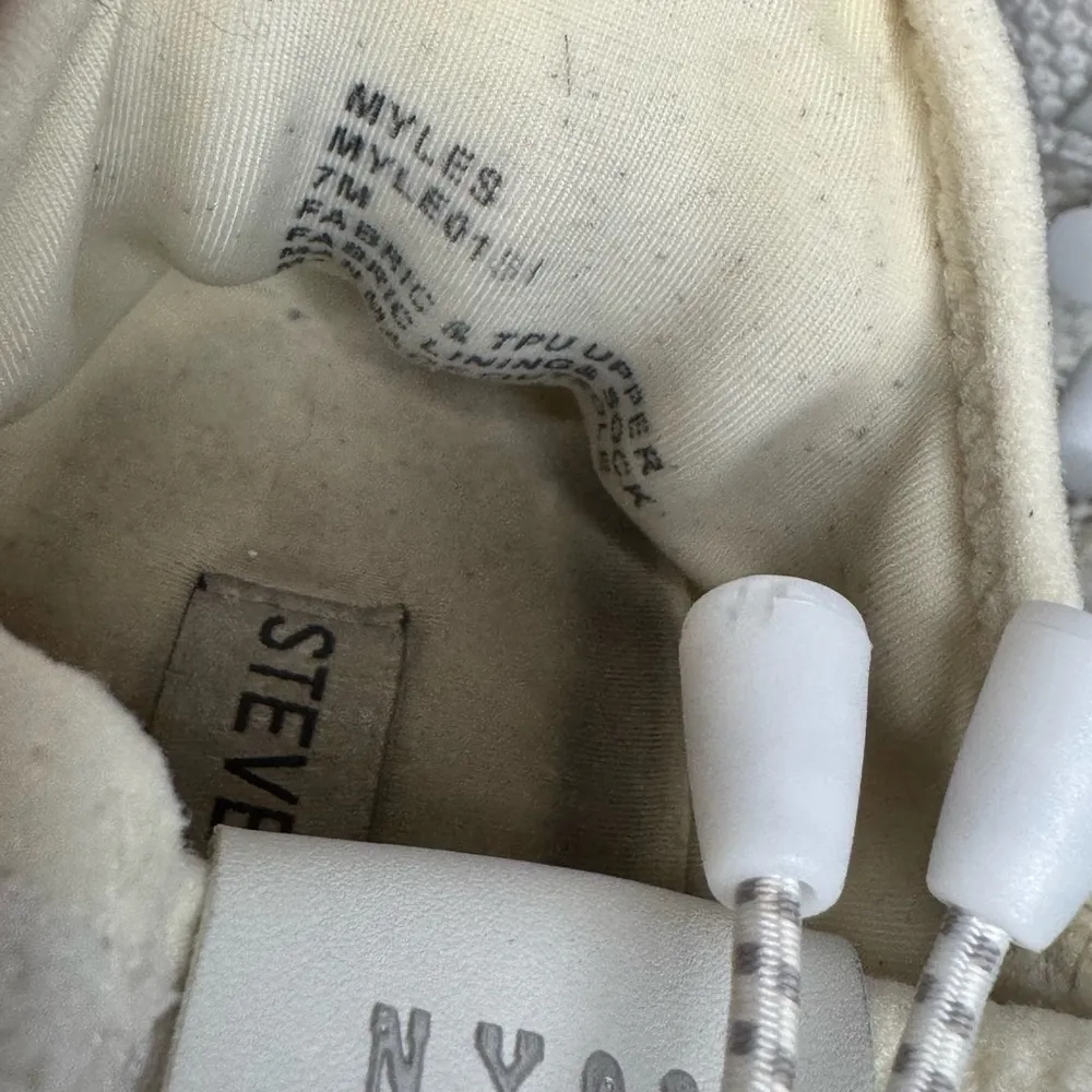 Steve Madden Myles White Pink Sneaker Size 7M - Image 10