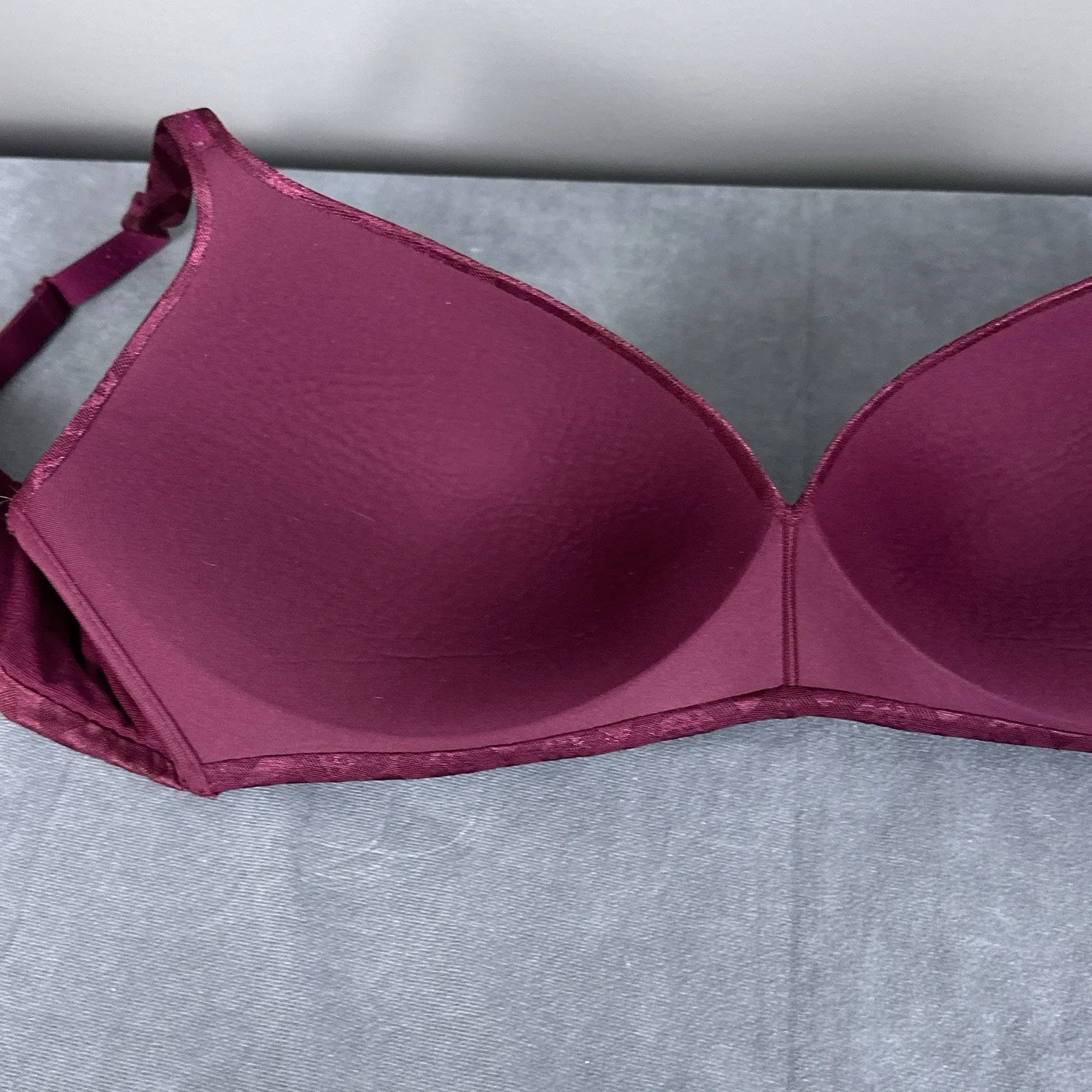 Victoria's Secret Body By Victoria Ipex Lined No Wire Bra Size 38D Burgundy Y2K - Image 5