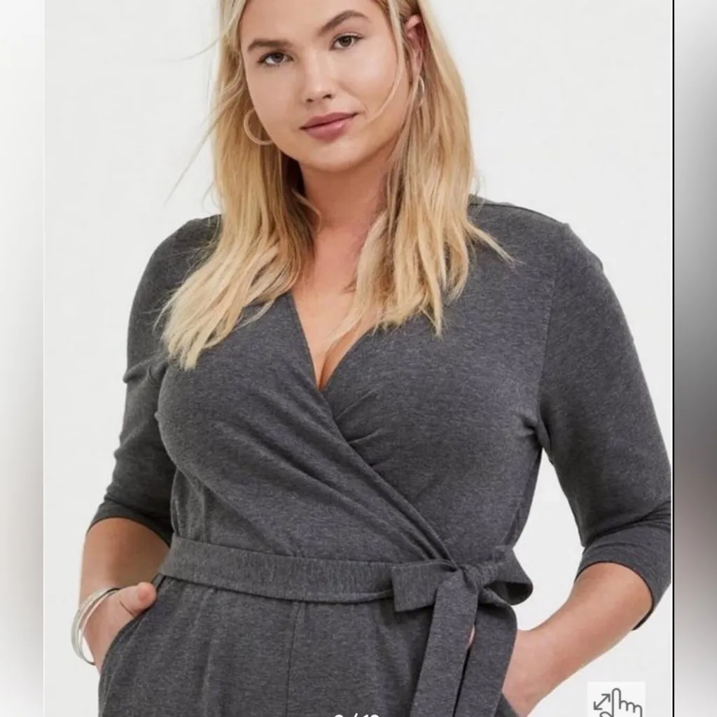 Torrid Surplice Wrap Wide Leg Belted Gray Jumpsuit Size 4 - Image 10