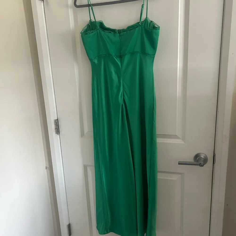 ASTR  Vibrant Green Satin Dress - Image 4