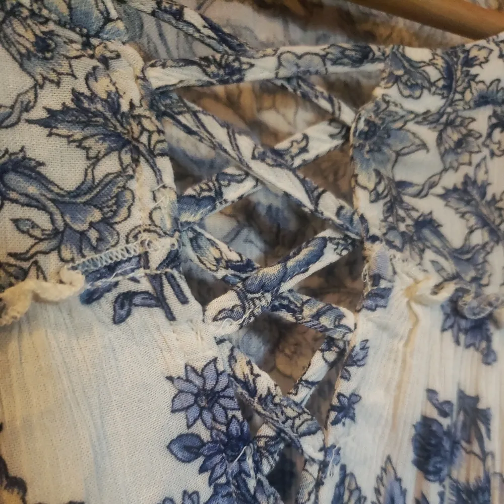 American Eagle Outfitters bell sleeve blouse - Image 5