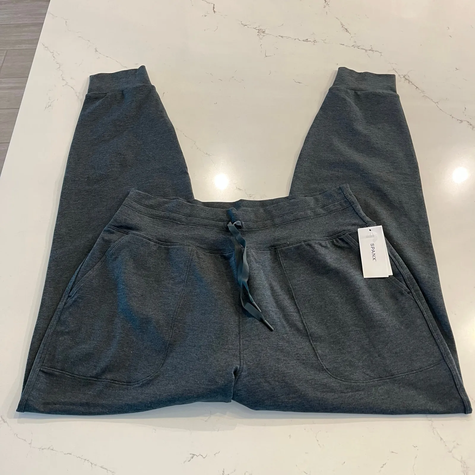 Spanx NWT  SkySoft Slim Jogger Sweatpants size Large - Image 7