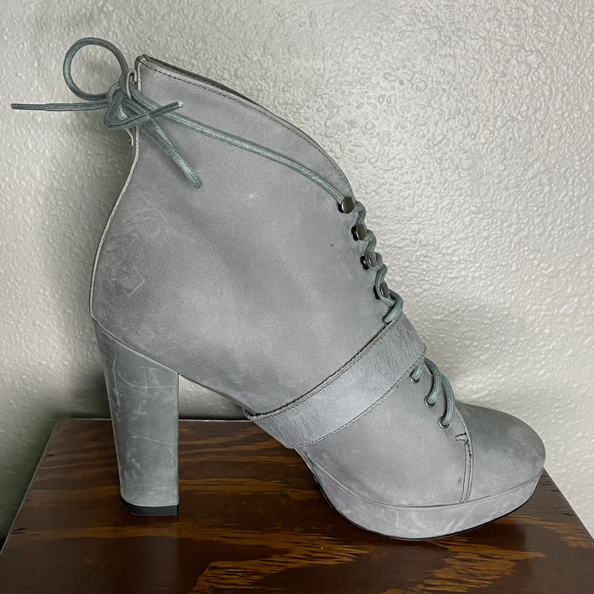 Women's Gray Under Construction Lace Up Ankle Boot Size 6.5 - Image 6