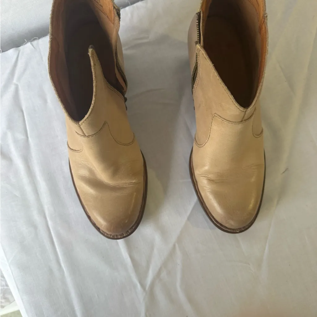 Born Ankle Booties size 9M Tan - Image 9